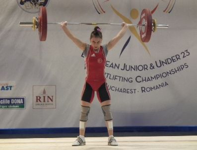 Genç Halterciler Avrupa’da Madalyaları Topladı