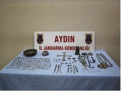 Jandarma Ören Yerlerini Talan Eden ve Tarihi Eser Kaçakçılığı Yapan 25 Kişilik Şebekeyi Çökertti