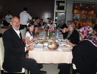 MEHMET GENÇ - Of Kaymakamlığı’ndan Şehit ve Gazi Ailelerine Yemek