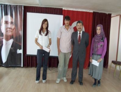 EYÜP ÇALıŞıR - Şuhut'ta Başarılı Öğrenciler Ödüllendirildi