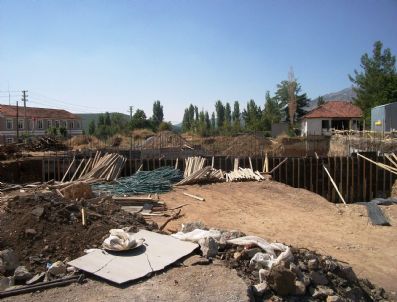 BAYRAM ÖZÇELİK - Ağlasun Devlet Hastanesi İnşaatı Başladı