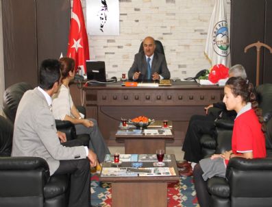 SEFER YıLMAZ - Başkan Yıldırım’dan Öğretmenlere Gül