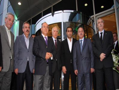 VEDAT MÜFTÜOĞLU - Beşiktaş ve Bursaspor Yöneticilerinden Dostluk Rüzgarı