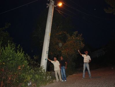 Elektrik Direği Ölüme Davetiye Çıkarıyor
