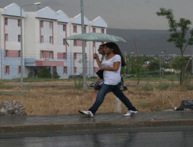DEVLET METEOROLOJI GENEL MÜDÜRLÜĞÜ - İzmir'e İlk Yağmur Düştü