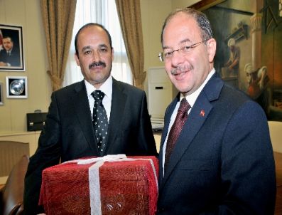 Kastamonu Rektörü Aydın, Sağlık Bakanı Akdağ’ı Açılışa Davet Etti