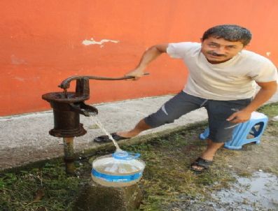 Kuyu Suyuna Karışan Kokulu Madde Mahalleliyi Endişelendirdi