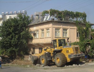 Manavgat’ta Yol Genişletme Çalışmaları