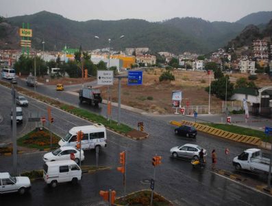 DEVLET METEOROLOJI GENEL MÜDÜRLÜĞÜ - Marmaris’te Yağış Hayatı Olumsuz Etkiledi