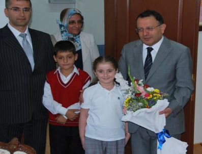 Öğrencilerden Vali Saran`a Ziyaret