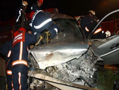 Sıkıştığı otomobilde hem yanma hem de boğulma tehlikesi geçirdi