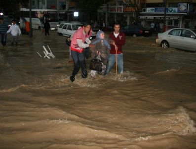 KAŞIF - Bandırma Yağmura Teslim Oldu