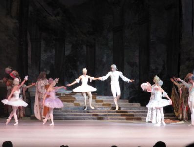 RUDOLF NUREYEV - Bolşoy balesinde ilk Amerikalı