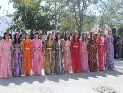 MUAMMER TÜRKER - İlköğretim Haftası Yöresel Halk Oyunlarıyla Kutlandı