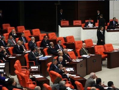 AYHAN SEFER ÜSTÜN - Kadına şiddet meclis gündeminde