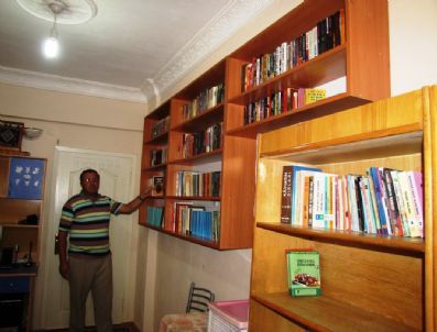 Kitap Aşığı Bekçi