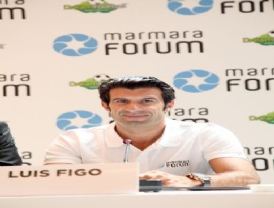 FIGO - Luis Figo: Arda Turan En Beğendiğim Türk Oyuncu (1)