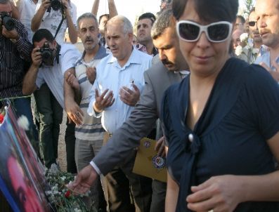 Pkk`nın Kadınları Katletmesi Siirt`i Ayağa Kaldırdı