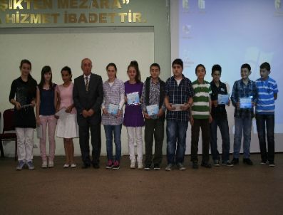 ŞEREF AYDıN - Tekkeköy Sakarya Dersanesi, Mezun Ettiği Öğrencilerini Ödüllendirdi