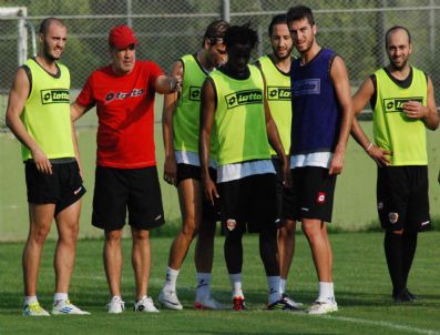 İSTANBUL GÜNGÖRENSPOR - Adanaspor, Puan İçin İstanbul`a Gidiyor