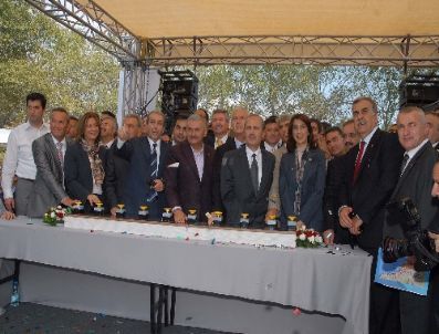 Ak Parti`nin İzmir`le İlgili `çılgın` Tünel Projesinin Temeli Atıldı