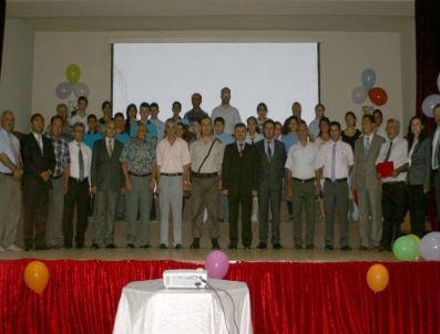 Bayındır`da Başarılı Öğrencilere Altın ve Dizüstü Bilgisayar Verildi