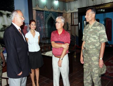 PELITKÖY - Burhaniye’de Paşalar Başkan Akova’yı Ziyaret Etti