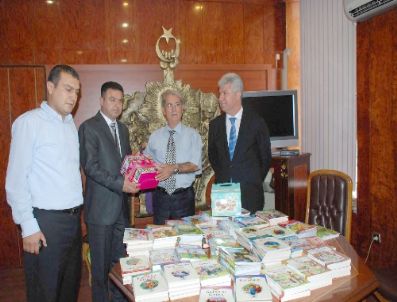 Hayırsever İş Adamından Milli Eğitim`e Kitap Bağışı