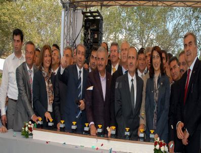 Konak tünelleri`nin temeli Bakan Yıldırım ve Eker`in katılmı atıldı