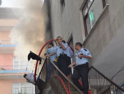 Okulun Karşındaki Evde Çıkan Yangın Korkuttu