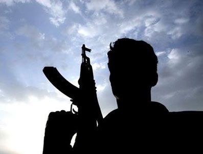 BAHARLAR - Teröristler bu kez öğretmen kaçırdı