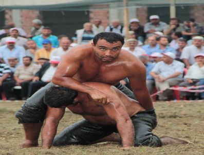 HAYATI TEKIN - Tekkeköy`de Güreş Şenliği