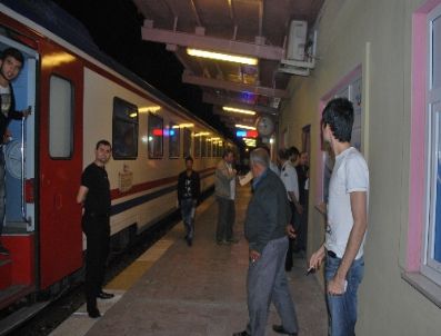 Van Gölü Ekspresi`nde Şüpheli Şahıs Alarmı