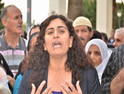 Bdp, İzmir`de Gözaltıları Protesto Etti