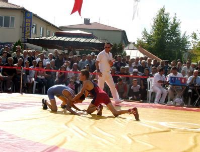Çan’da Minikler Güreş Turnuvası Yapıldı