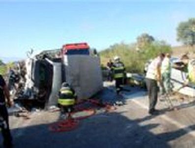 Gaziantep`te Trafik Kazası: 3 Ölü, 9 Yaralı