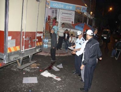 Kamyonetin Altında Kalan 5 Yaşındaki Çocuk Öldü