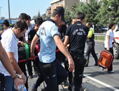 FIKIRTEPE - Lastiği Patlayan Çevik Kuvvet Otobüsü Takla Attı: 13 Polis Yaralı