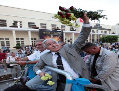 NURİ ALÇO - “sevgi Korteji”ne Sevgi Seli