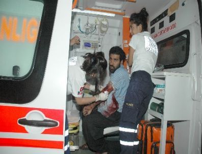 Türbe Ziyaretine Giden Minibüs Takla Attı: 5’i Ağır 16 Yaralı