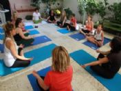 Kadınlar Yoga İle Ruhlarını Dinlendiriyor