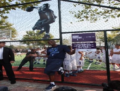 KOBE BRYANT - Kobe Bryant Caddebostan’da Basketbol Sahası Açılışını Yaptı