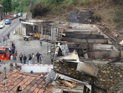 SERDAR KARTAL - Küre`de Korkutan Yangın