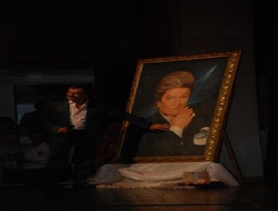 Sanat Güneşi Zeki Müren, Bursa’da Anıldı