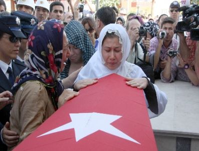 ADEM YEŞİLDAL - Şehit polis memuru, memleketi Hatay'da toprağa verildi