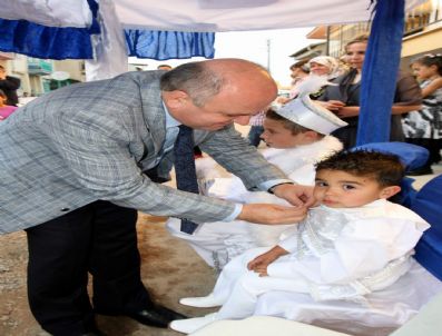 CAFER ŞAHIN - Vali Çakacak Şehit Yakınının Sünnet Düğününe Katıldı