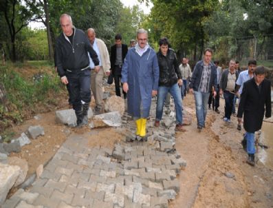 Vali Karaloğlu Sel Bölgesinde