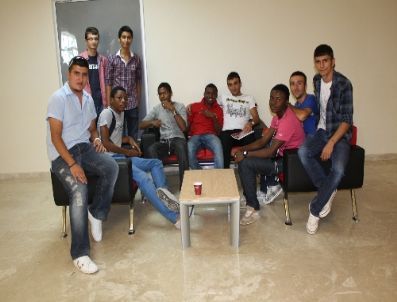 41 Ülkeden 225 Öğrenci Zirve`de Eğitim Görecek