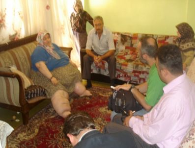 5 Yılda 300 Kiloya Ulaştı, Tedavi İçin Yardım Bekliyor