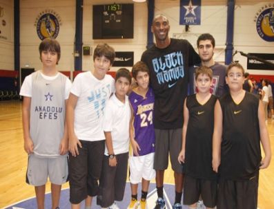KOBE BRYANT - Anadolu Efes, Kobe Bryant’ı Ağırladı